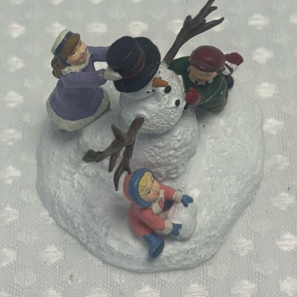 Dept 56 Seasons Bay The First Snow Figurine Vintage 1999 - Picture 5 of 7